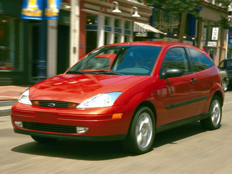  Ford Focus ZX3 1999 года  (фото 3 из 23)